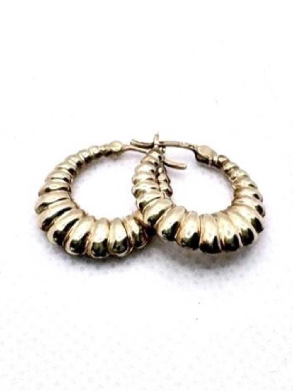 10k Gold Scalloped Hoop Earrings